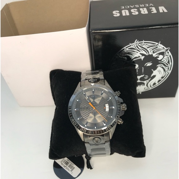 New VERSUS VERSACE Gents Griffith Watch VSPZZ062 - Picture 4 of 13